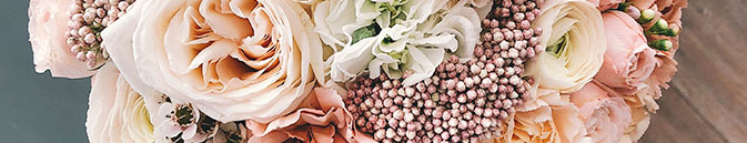 заказывайте цветы в местном магазине в Великих Луках от Гранд-Флора